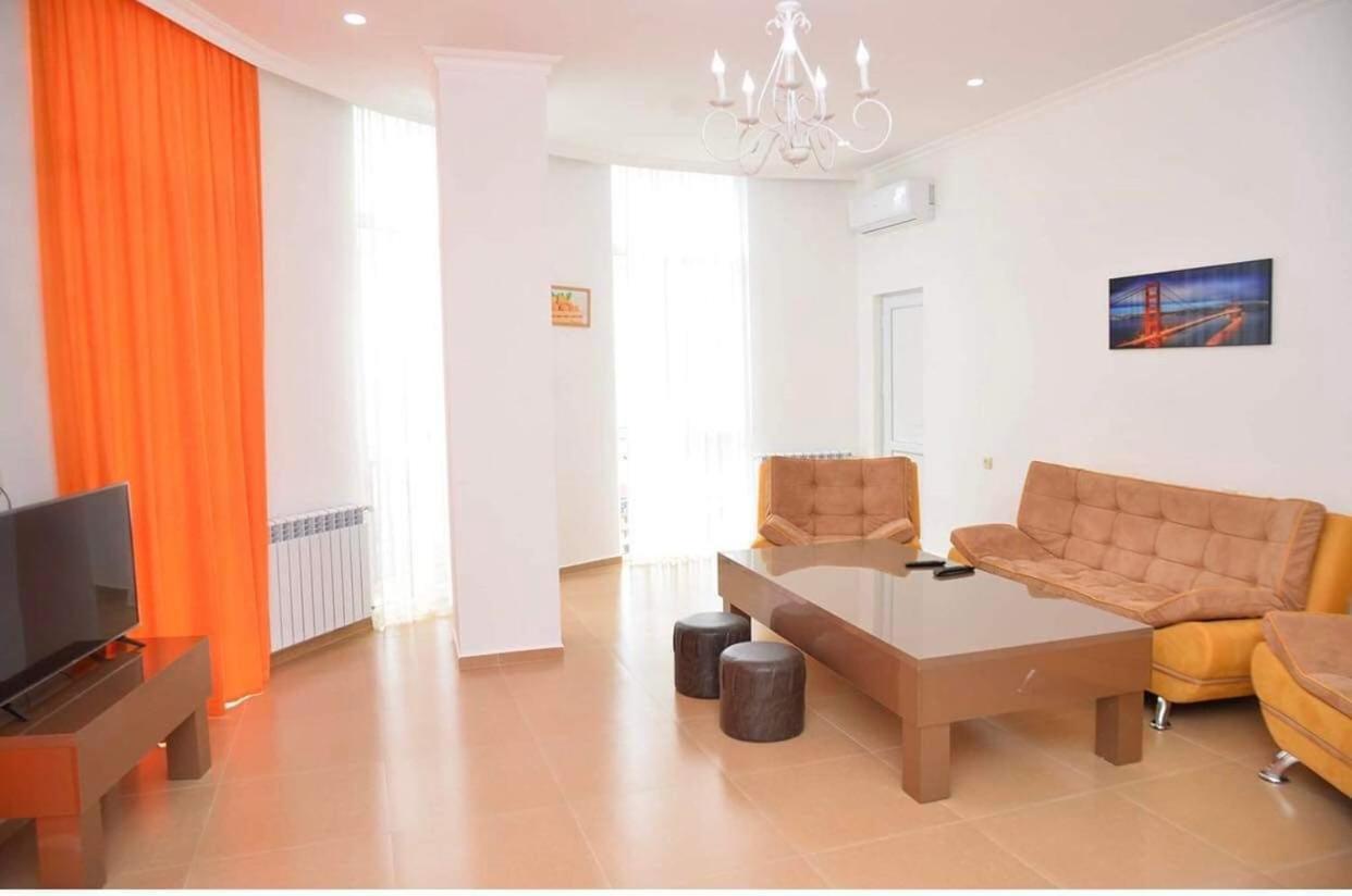 Orange Home Hotel Batumi Exteriér fotografie