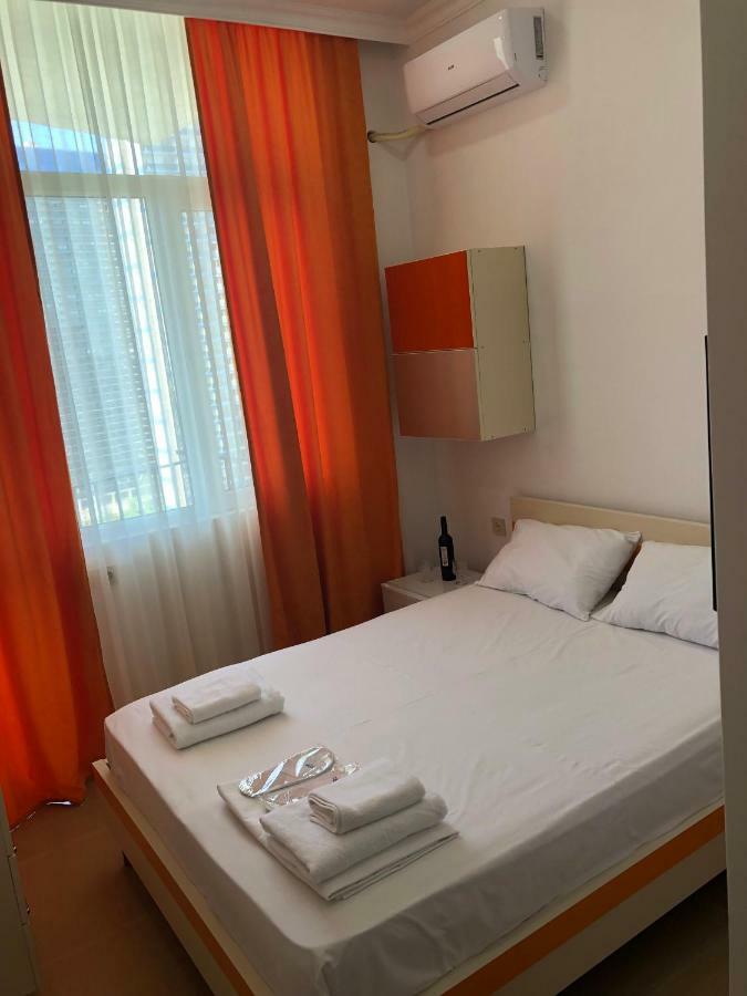 Orange Home Hotel Batumi Exteriér fotografie